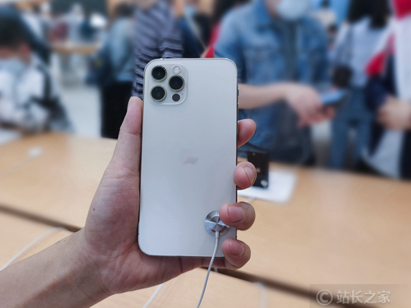 保定受芯片短缺影响 明年iPhone14有可能使用QLC NAND存储
